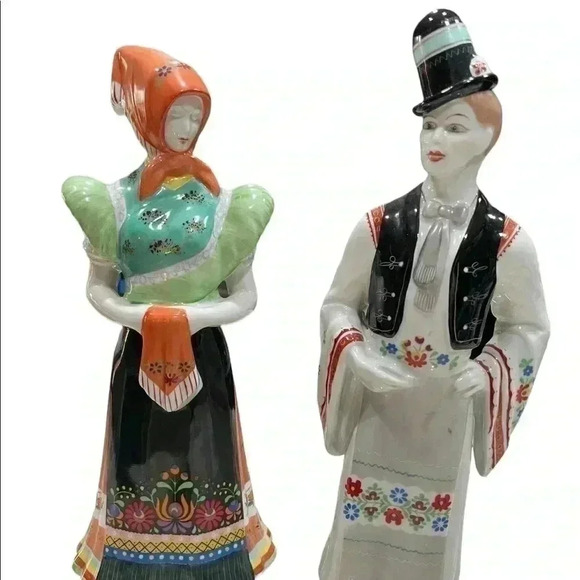PAIR OF HOLLOHAZA HUNGARY FIGURINES 12” Tall - Picture 1 of 8